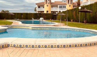 Resale - Villa -
Villamartín - Costa Blanca