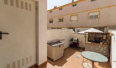 Wiederverkauf - Stadthaus -
Playa Flamenca