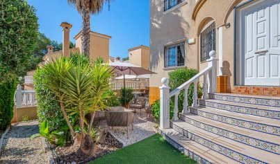 Resale - Villa -
Villamartin - Costa Blanca