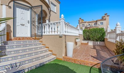 Resale - Villa -
Villamartin - Costa Blanca