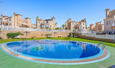 Resale - Villa -
Villamartin - Costa Blanca