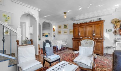 Resale - Villa -
Villamartin - Costa Blanca