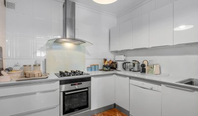 Resale - Villa -
Villamartin - Costa Blanca