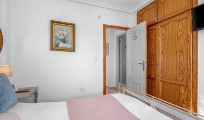 Resale - Villa -
Villamartin - Costa Blanca