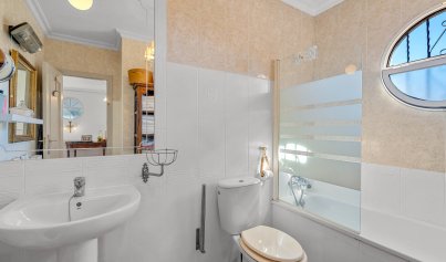 Resale - Villa -
Villamartin - Costa Blanca