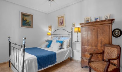 Resale - Villa -
Villamartin - Costa Blanca