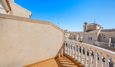 Resale - Villa -
Villamartin - Costa Blanca