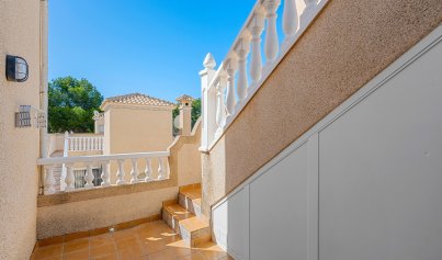 Resale - Villa -
Villamartin - Costa Blanca