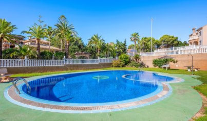 Resale - Villa -
Villamartin - Costa Blanca