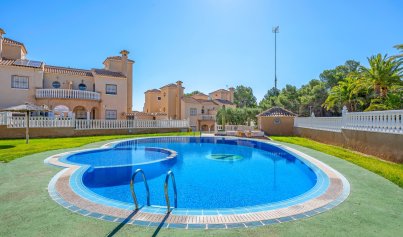 Resale - Villa -
Villamartin - Costa Blanca