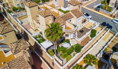 Resale - Villa -
Villamartin - Costa Blanca