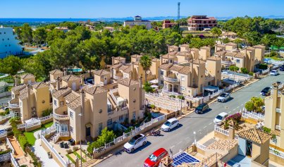 Resale - Villa -
Villamartin - Costa Blanca