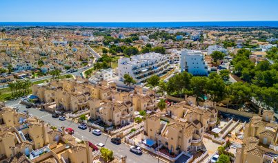 Resale - Villa -
Villamartin - Costa Blanca