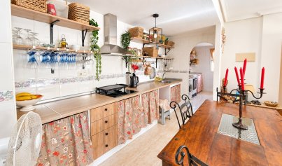 Resale - Semi - Detached Villa -
Alicante - La Florida