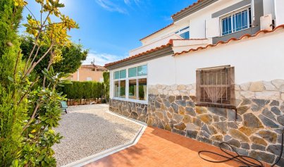 Resale - Semi - Detached Villa -
Alicante - La Florida