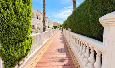 Resale - Semi - Detached Villa -
Alicante - La Florida