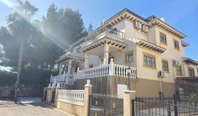 Återförsäljning - Quad House -
Villamartín - Pinada Golf