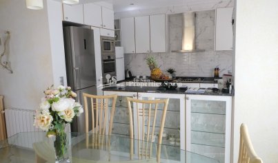 Resale - Villa -
Orihuela Costa - Villamartin Los Dolses