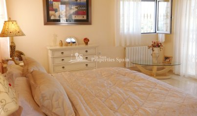 Resale - Villa -
Orihuela Costa - Villamartin Los Dolses