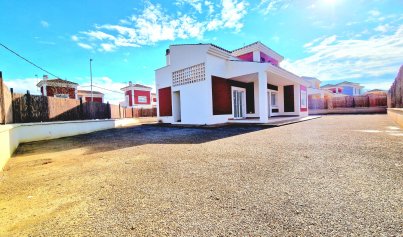 Nybyggnation - Villa -
Purias