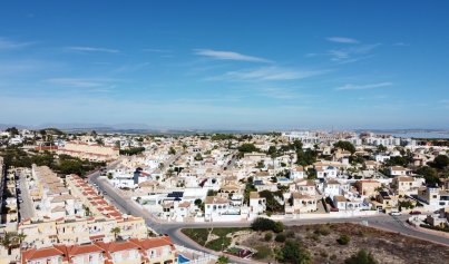 Neue Gebäude - Penthouse -
Res. Las Filipinas