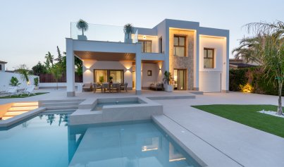 Neue Gebäude - Villa -
Campoamor