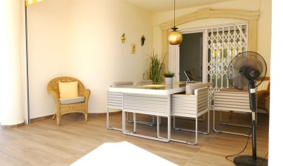 Resale - Villa -
Orihuela Costa - Villamartin Los Dolses