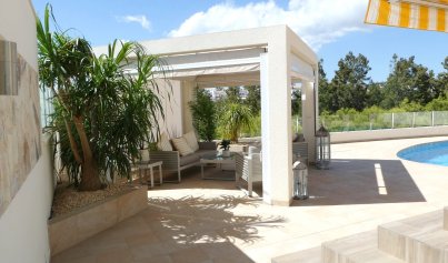 Resale - Villa -
Orihuela Costa - Villamartin Los Dolses