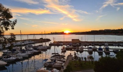 Resale - Villa -
Orihuela Costa - Villamartin Los Dolses