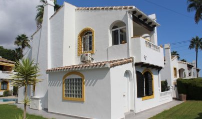 Resale - Villa -
Orihuela Costa - Villamartin Fortuna