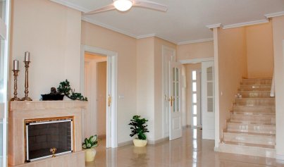 Resale - Villa -
Orihuela Costa - Campoamor Golf