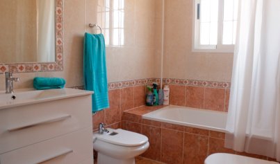 Resale - Villa -
Orihuela Costa - Villamartin Los Dolses