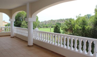 Resale - Villa -
Orihuela Costa - Campoamor Golf