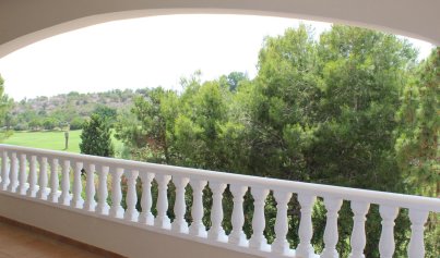 Resale - Villa -
Orihuela Costa - Campoamor Golf