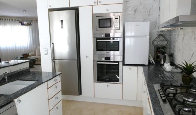 Resale - Villa -
Orihuela Costa - Villamartin Los Dolses