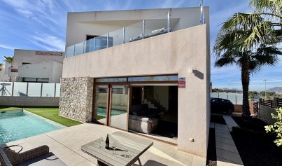 Nouvelle construction - Villa -
Benijofar