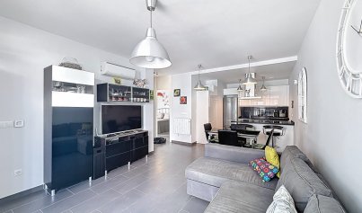 Resale - Villa -
Orihuela Costa - Villamartín