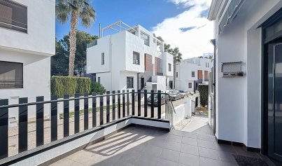 Resale - Villa -
Orihuela Costa - Villamartín