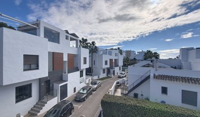 Resale - Villa -
Orihuela Costa - Villamartín