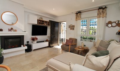 Resale - Townhouse -
Villamartín - Las Violetas