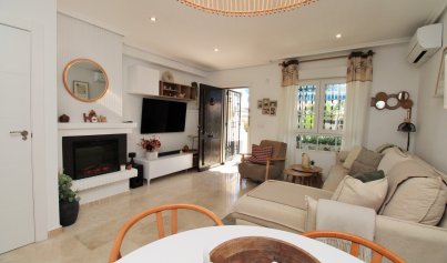 Resale - Townhouse -
Villamartín - Las Violetas