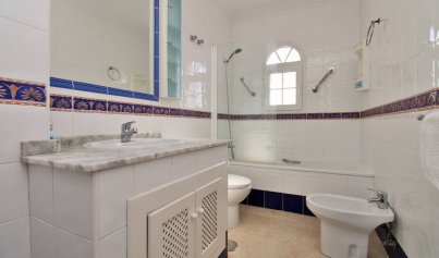 Resale - Townhouse -
Villamartín - Las Violetas