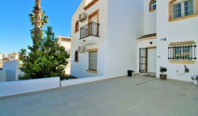 Resale - Townhouse -
Villamartín - Las Violetas